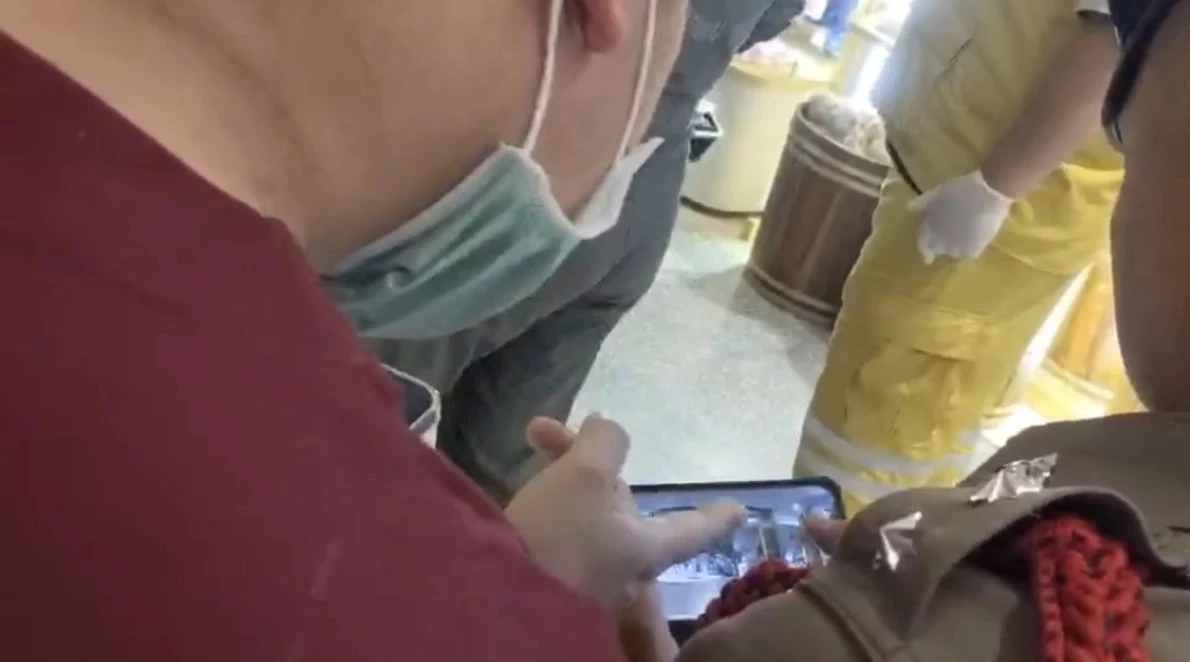 เปิดปมเหตุ ลูกน้องแทงหัวหน้าดับคาห้างดัง แยกราชประสงค์