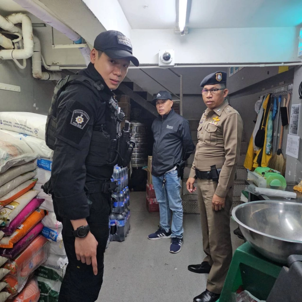 ฝากขังมือแทง ผจก.ร้านสะดวกซื้อชื่อดังดับคาห้องเก็บของ