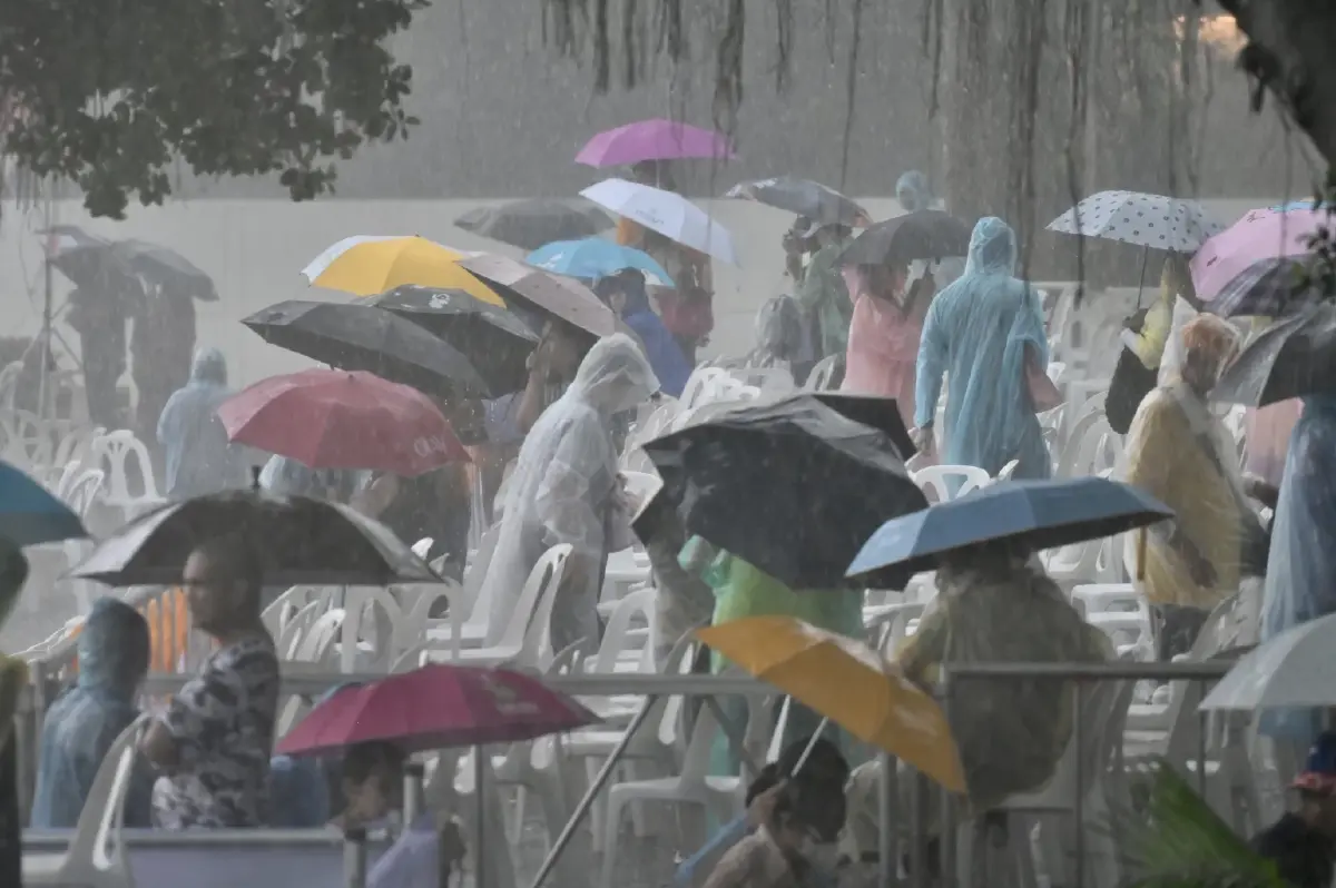 เช็กด่วน! อุตุฯ เตือนอันตราย ฝนหนัก-ลมกระโชก-ลูกเห็บตก