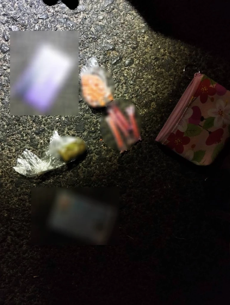 หนุ่มดวงซวย! ควบ จยย.คว่ำ ค้นตัวเจอ "ยาบ้า-กัญชา-ฟอยล์" เพียบ