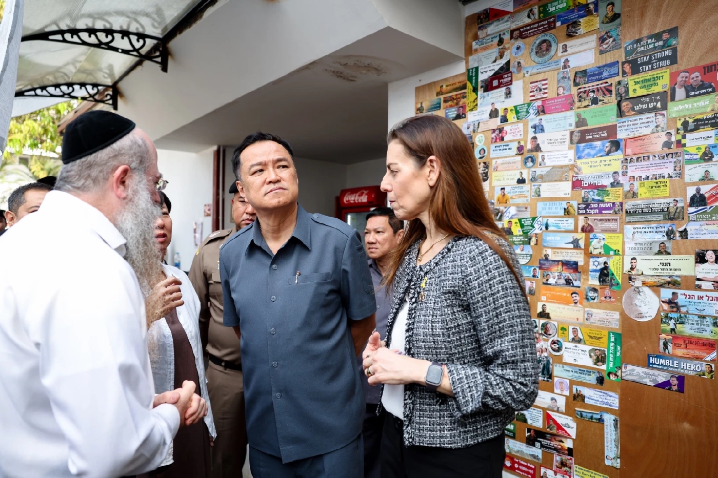 "อนุทิน-ทูตอิสราเอล” ตรวจถนนคนเดิน​ อ.ปาย ทำความเข้าใจในพื้นที่