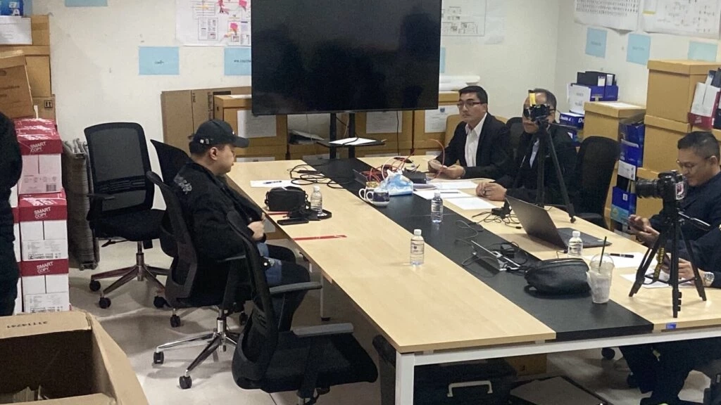  นายนิวัฒน์ เกิดพุ่มนาค หรือ อลิส