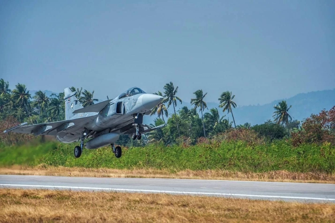 "ทัพฟ้า" Test “กริพเพน” บินขึ้น-ลงบนถนนหลวงครั้งแรก 27 ก.พ.นี้