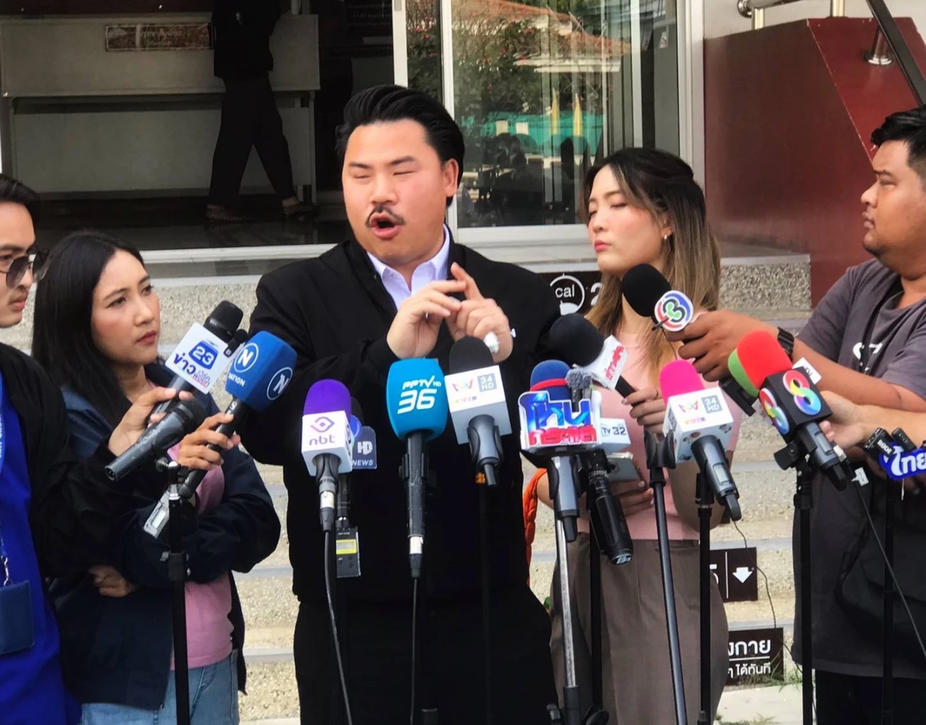 จับ "แก๊งโอริโอ้" เพิ่มอีก 2 "กัน จอมพลัง" บอกอยากเจอ "เม้ง โอริโอ้"