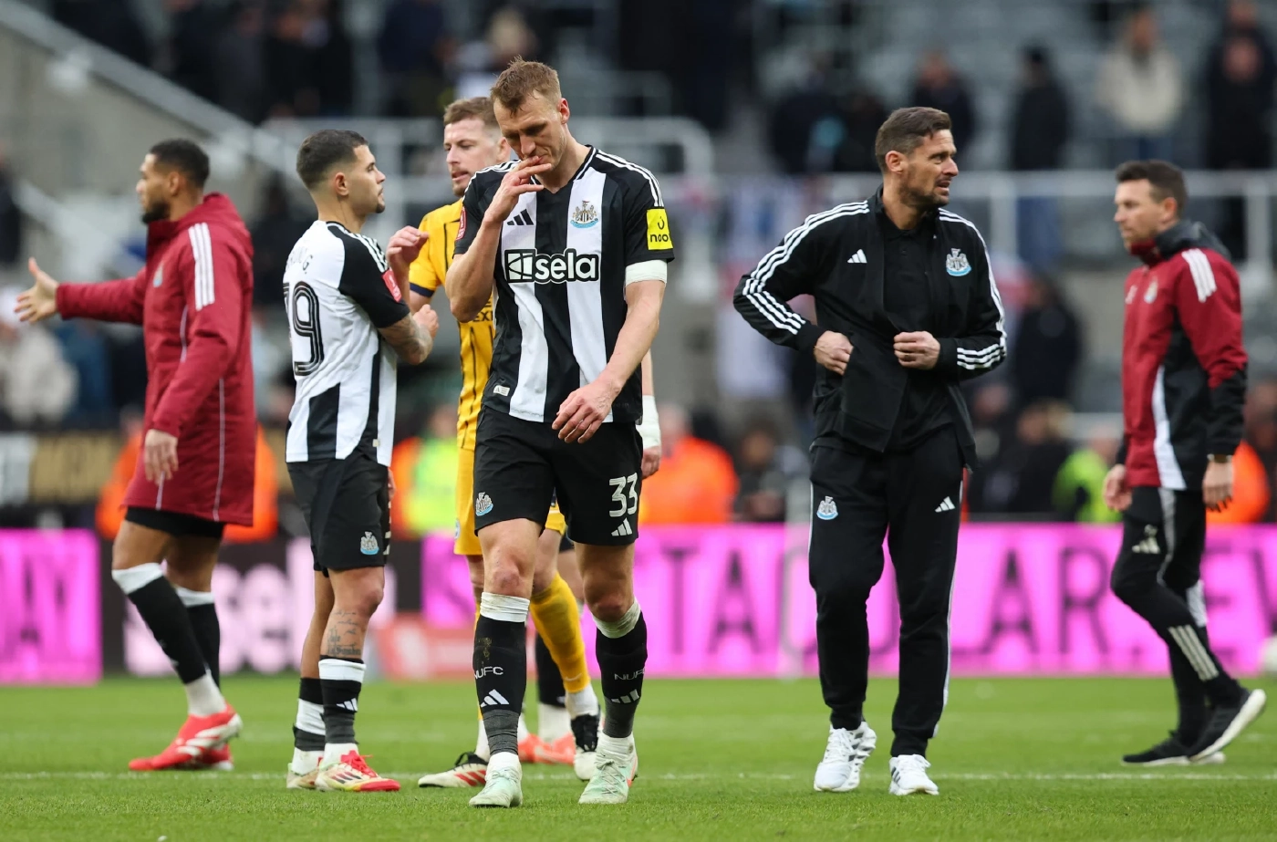 "เวสต์แฮม พบ นิวคาสเซิล" พรีเมียร์ลีกคืนนี้ เช็กความพร้อม-ช่องดูบอลสด