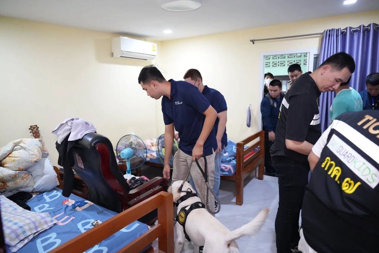 รวบ “ครูดีเด่น” บังคับนักเรียนทำอนาจารในห้องเรียนแล้วอัดคลิป