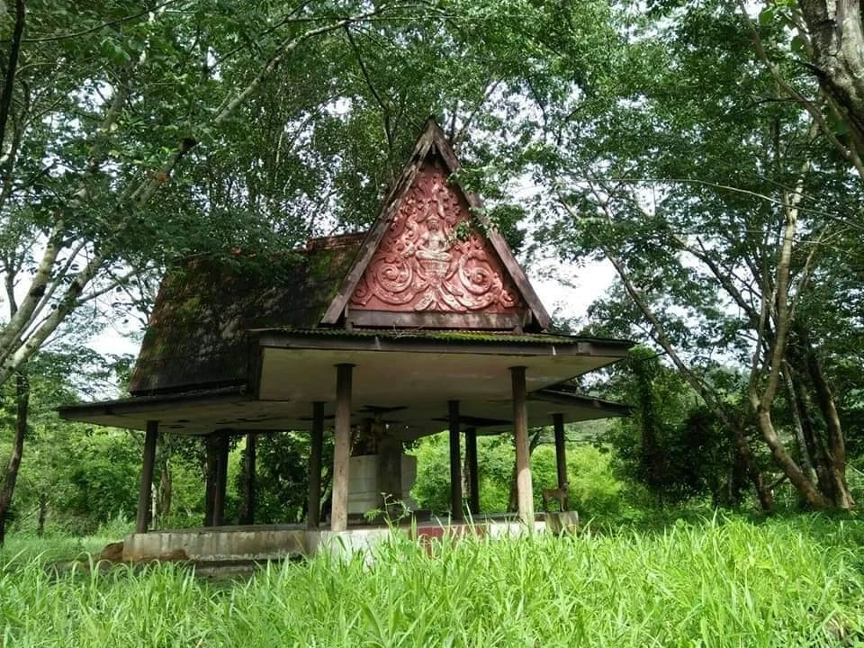 สั่ง นทท.งดขึ้นจุดชมวิวเนิน 500 หลังไฟไหม้ “ศาลาตรีมุข