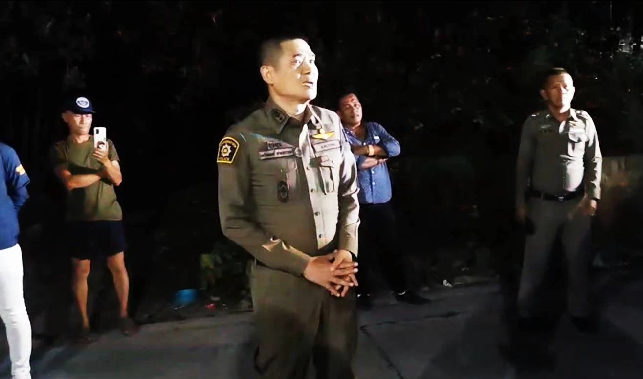 ตำรวจบ้านฉางบุกชาร์จ "พ่อคลั่งยา จับลูกสาววัย 12 เป็นตัวประกัน"