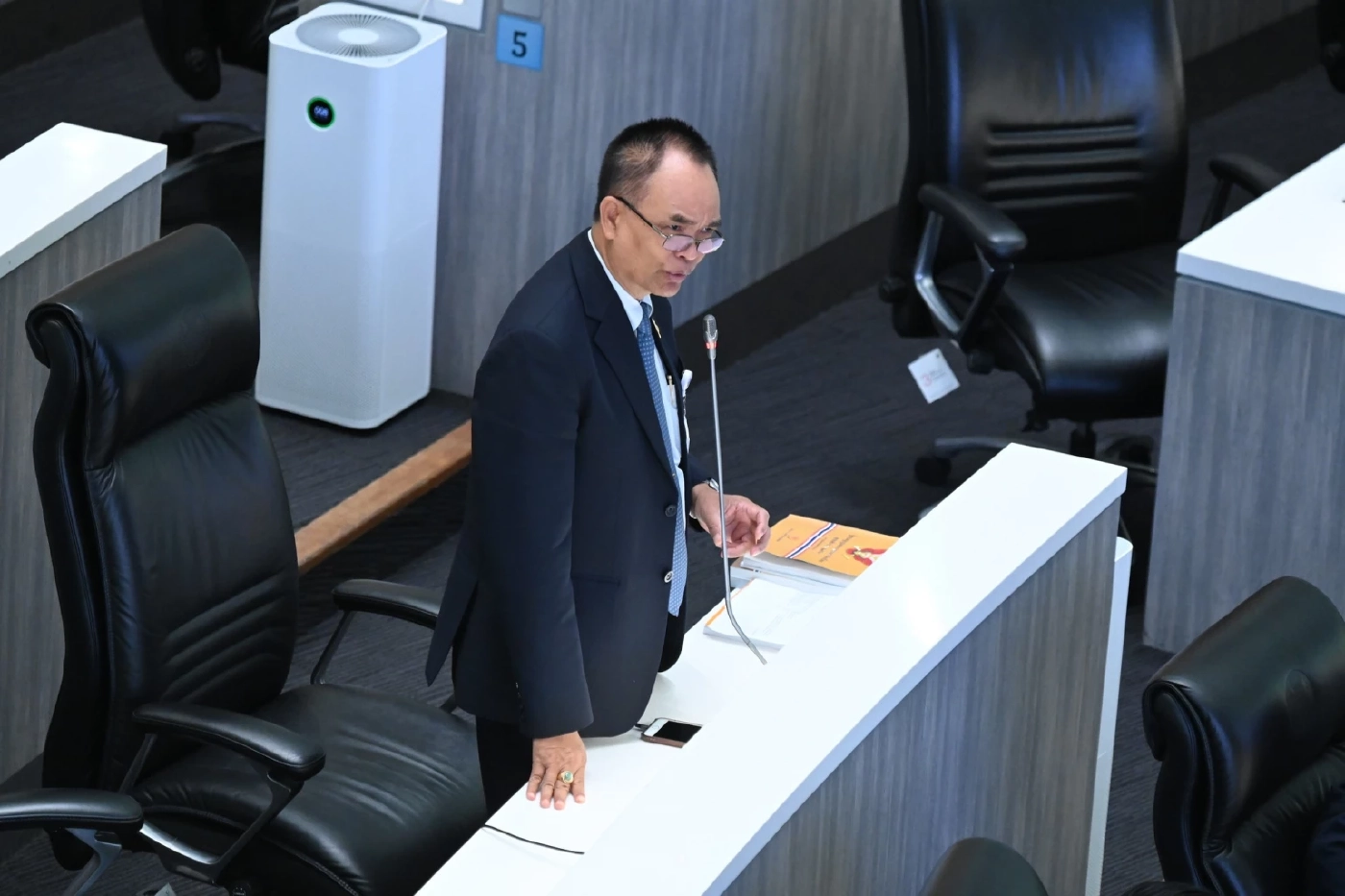 สภาสูง ถล่ม! DSI ถูกการเมืองแทรกแซง-ก้าวก่าย กกต.สอบฮั้ว สว.