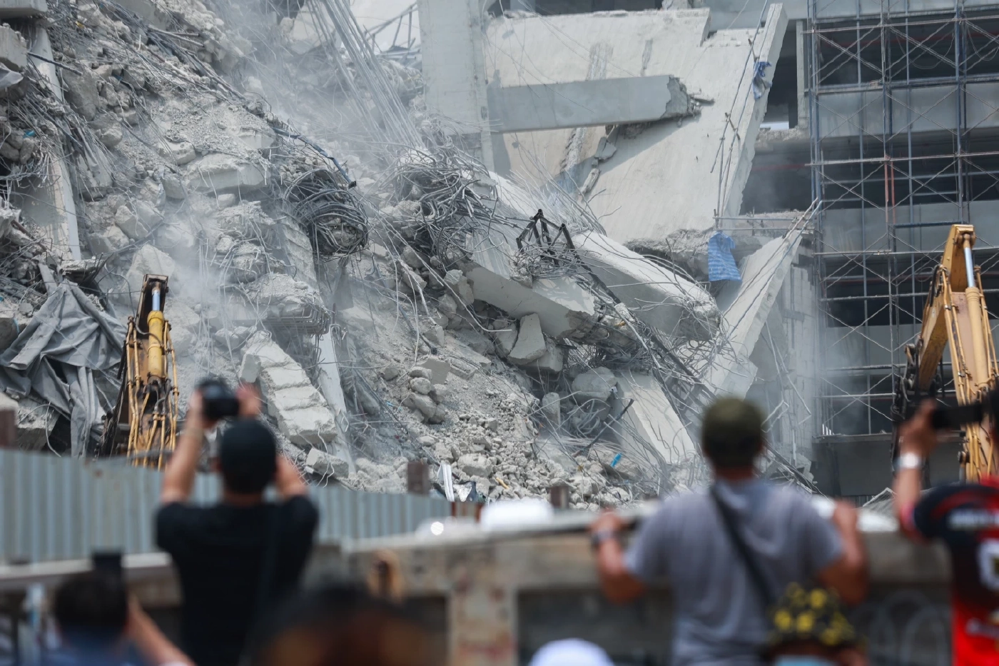 จ่อเอาผิดคนจีน แอบเข้าพื้นที่ตึกถล่ม ขนแฟ้มเอกสาร 32 รายการออกมา