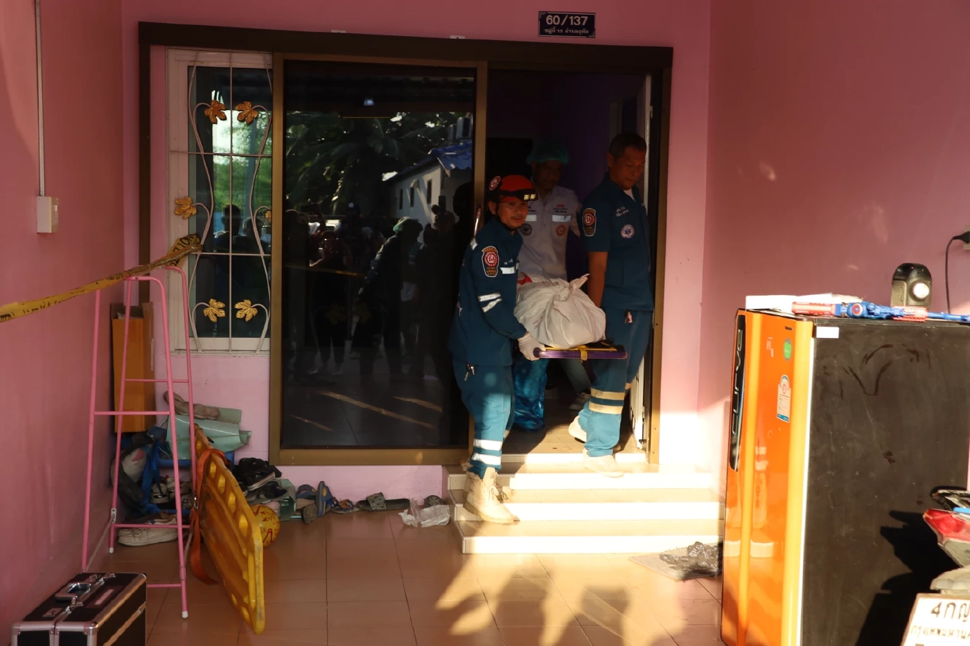 เขยโหดยิงพ่อตาแม่ยายดับคาบ้าน กระสุนโดนเมีย - ลูกชาย 5 ขวบบาดเจ็บ