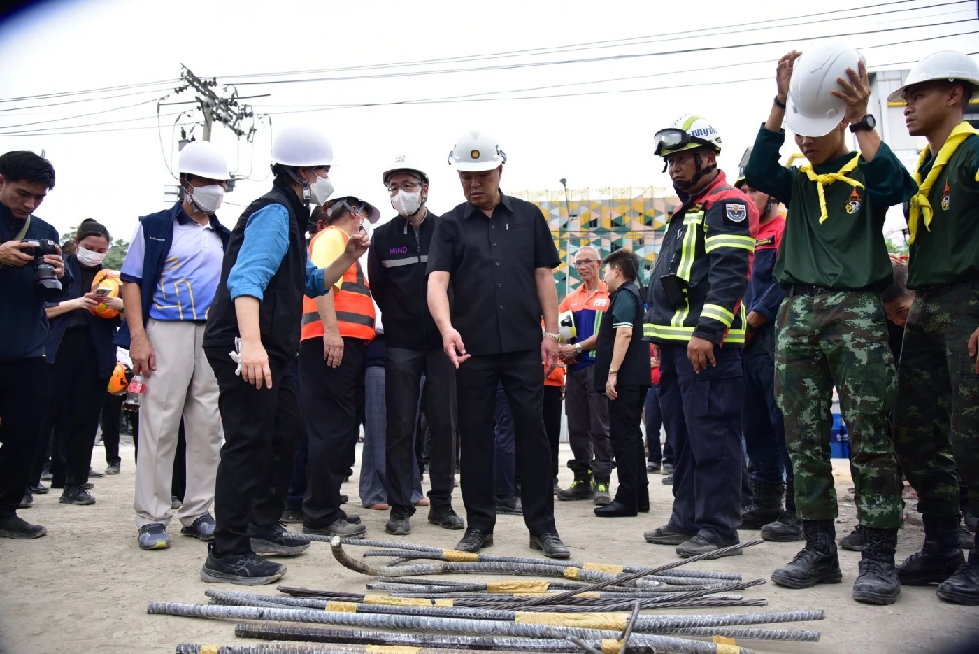 "อนุทิน" ตีกรอบ 7 วัน หาสาเหตุตึกถล่ม ลั่น ช่วยคนติดใต้ซากทุกราย