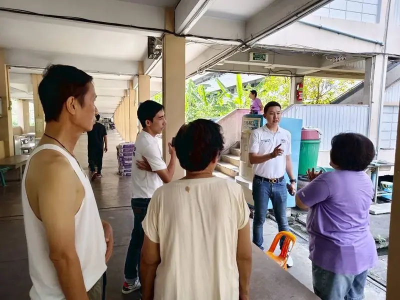 ทีมพรรคเพื่อไทย นำทีมวิศวกรตรวจสอบโครงสร้างอาคารในเขตบางกะปิ