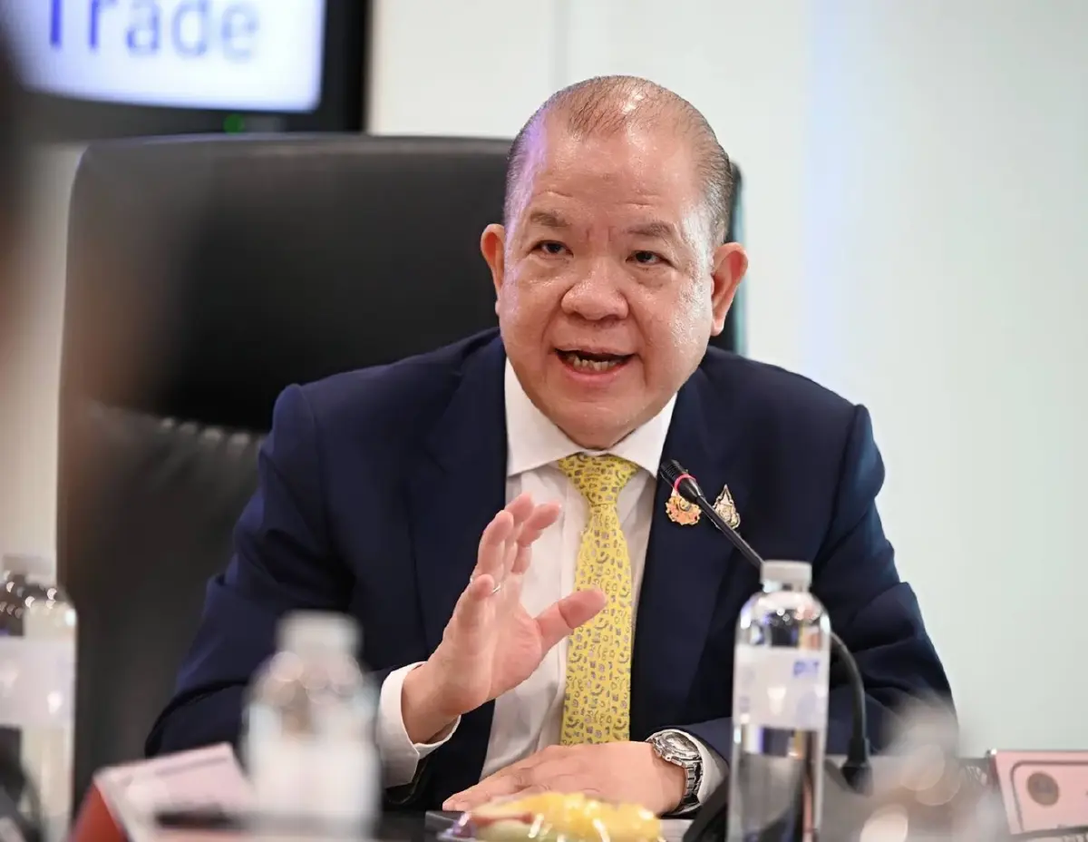 'พิชัย' ยันรัฐบาลเดินหน้าดูแลชาวนา แก้ปัญหาราคาข้าวตกต่ำ