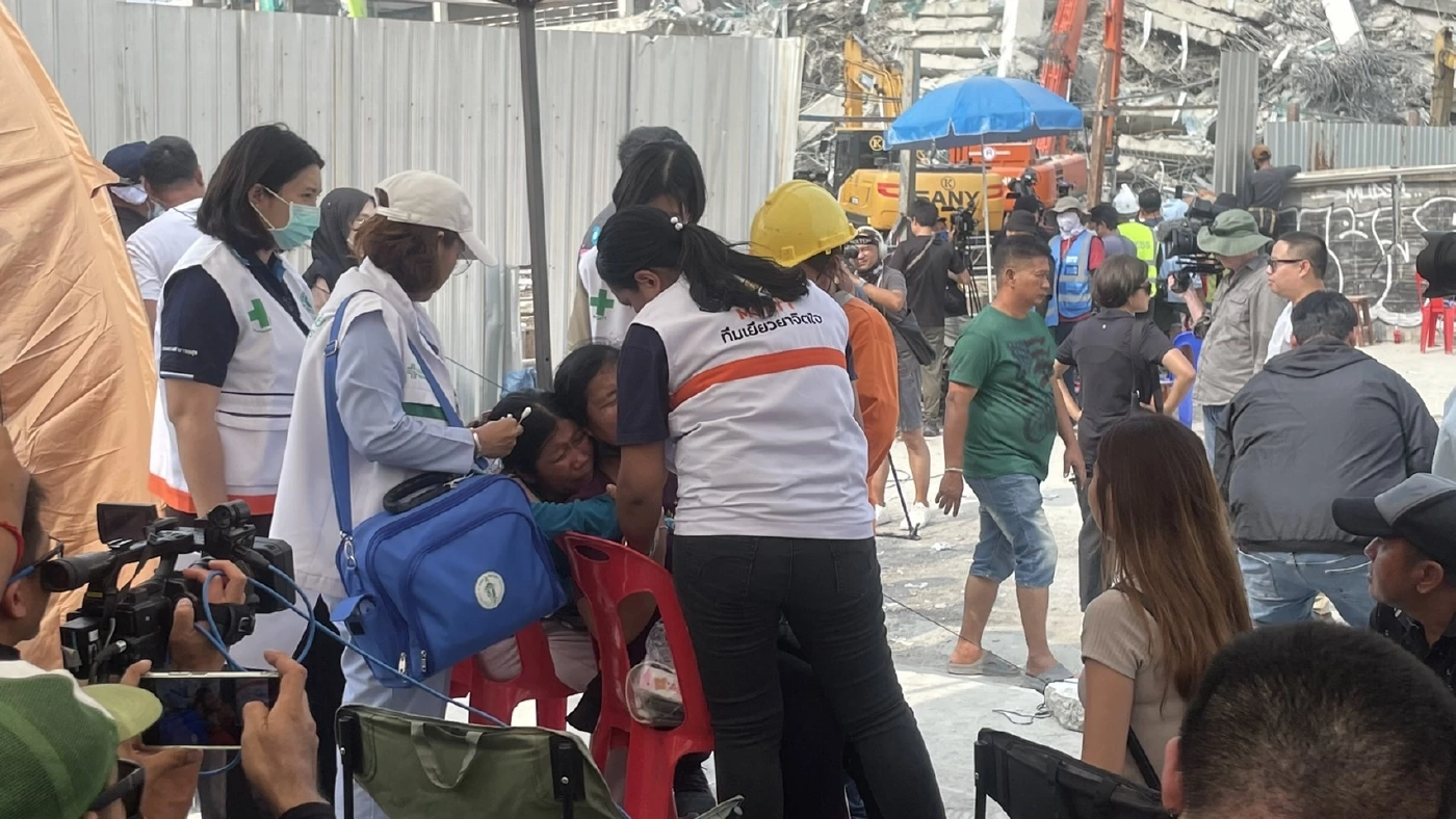 สุดเศร้า! เหยื่อรอดตึกถล่มเล่า มาทำงาน 3 วัน ต้องเสียเมีย-ลูกอีก 2