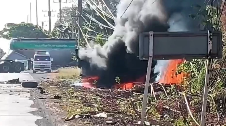 เปิดรถต้นเหตุ อุบัติเหตุรถปิกอัพไฟไหม้ ดับพ่อแม่ลูก เปิดรายชื่อ