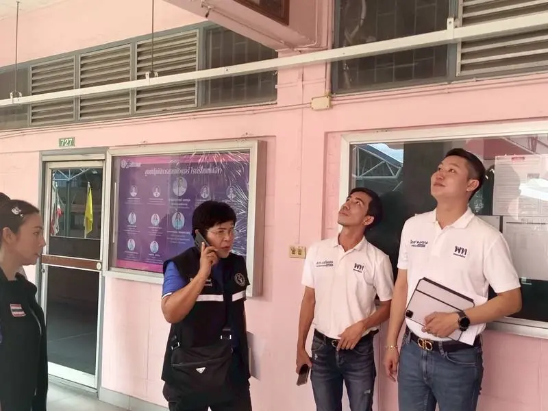 ทีมพรรคเพื่อไทย นำทีมวิศวกรตรวจสอบโครงสร้างอาคารในเขตบางกะปิ