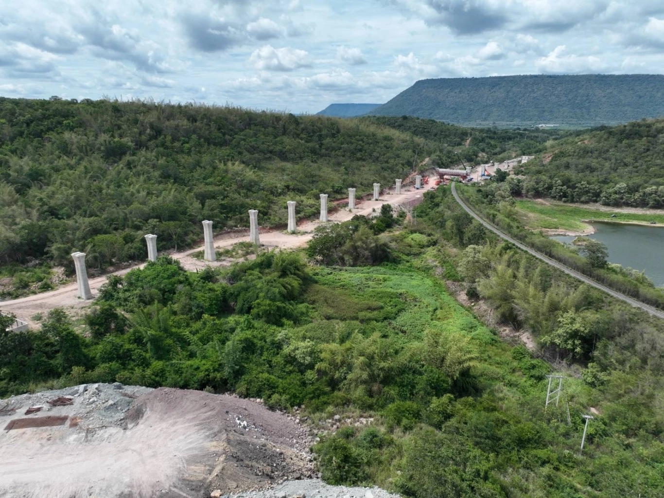 บอร์ด รฟท. เคาะขยายเวลา 350 วัน ก่อสร้าง 'ไฮสปีดไทย - จีน'