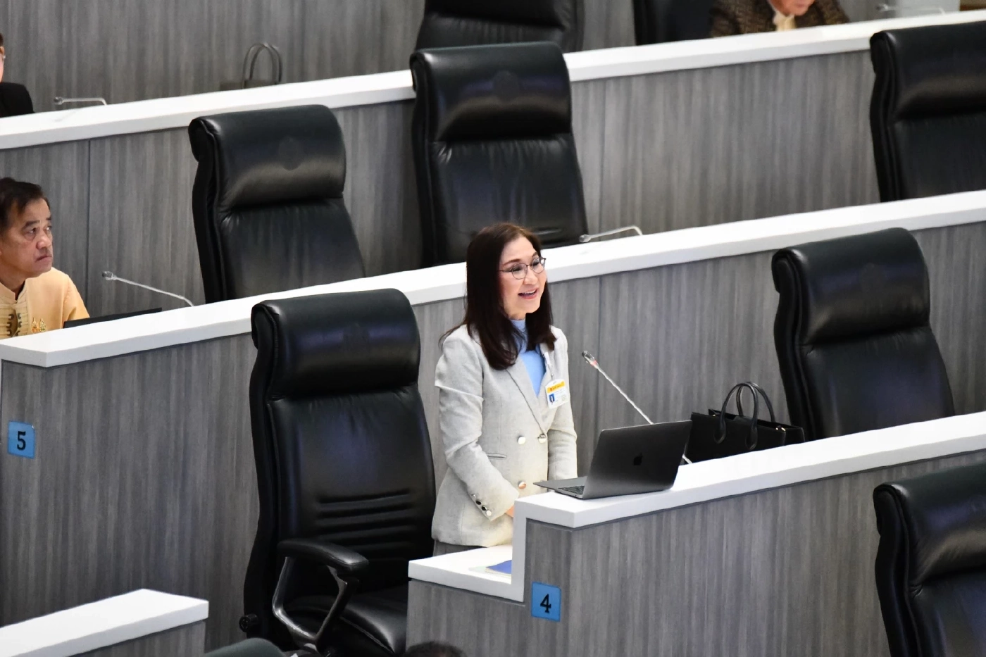 สภาสูง ถล่ม! DSI ถูกการเมืองแทรกแซง-ก้าวก่าย กกต.สอบฮั้ว สว.