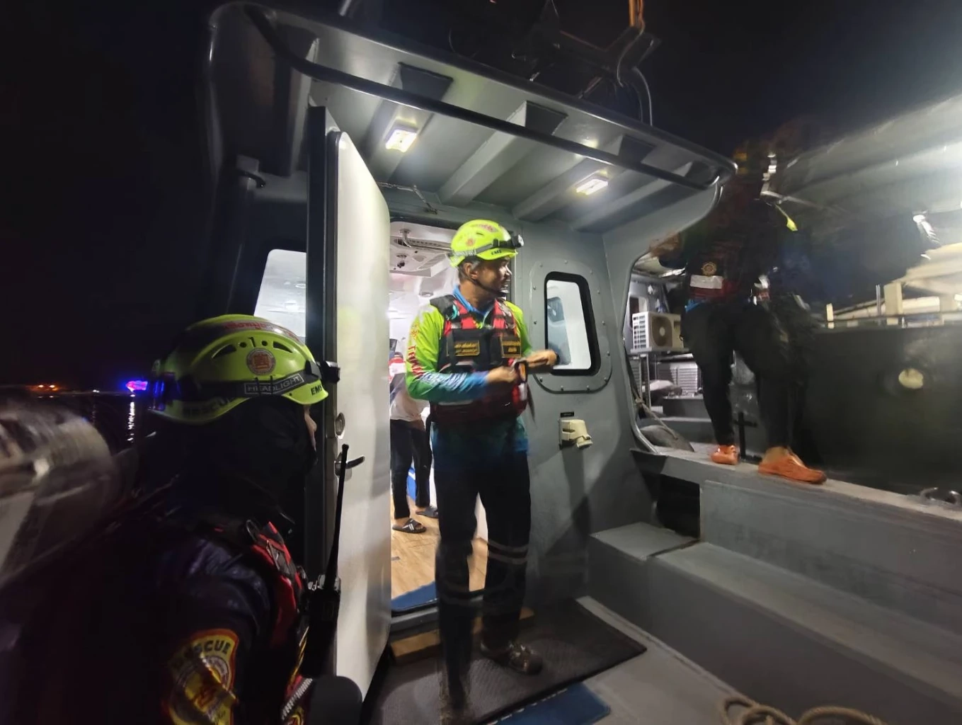 เร่งช่วย "ลูกเรือประมง" แขนขวาขาดวิ่น ขณะเก็บอวนกลางทะเล