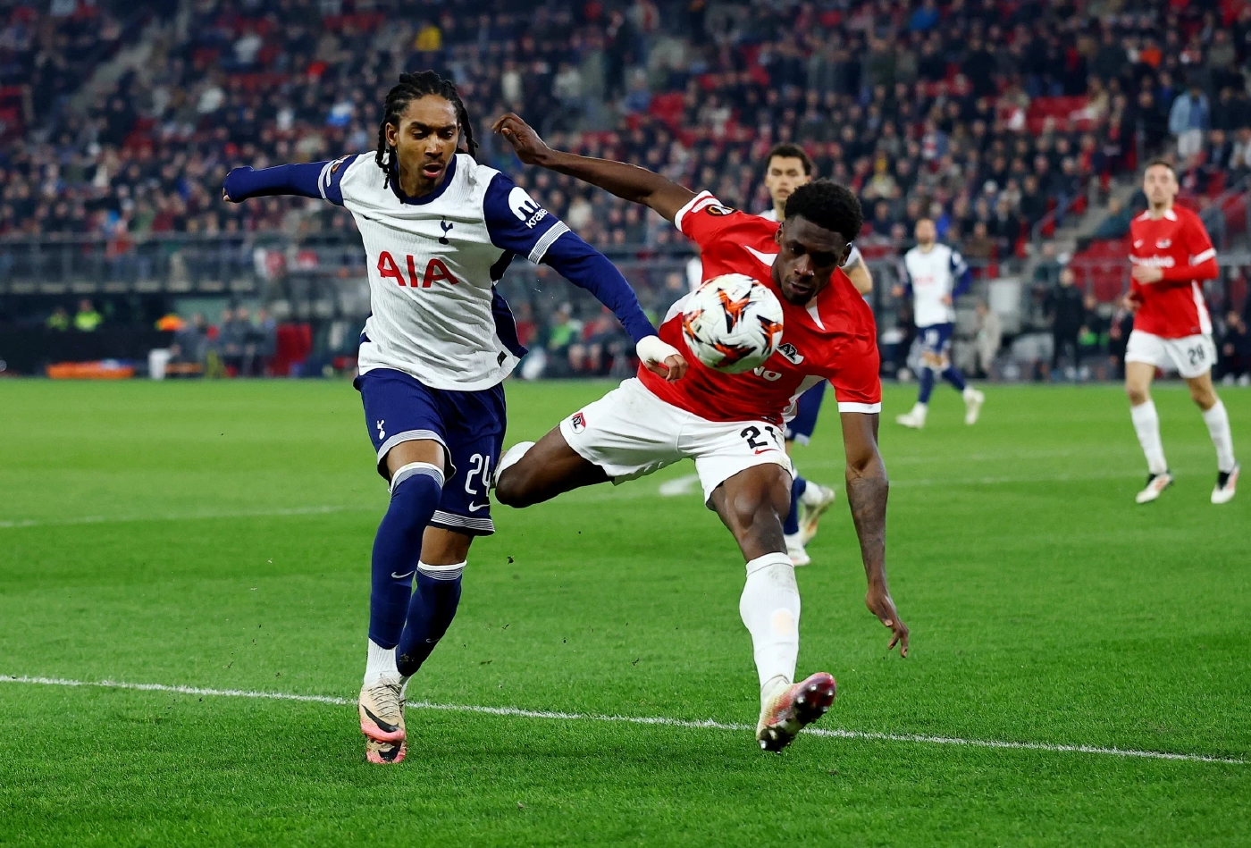 เก็บตก ยูโรปาลีก "แมนยู" เสมอ "โซเซียดาด"