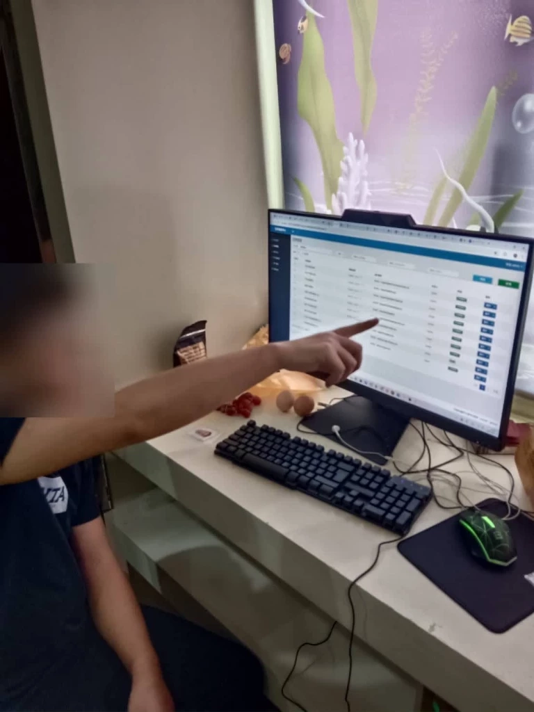 บุกบ้านหรูย่านลาดพร้าว รวบ 4 โปรแกรมเมอร์ชาวจีน ดูแลเว็บพนัน