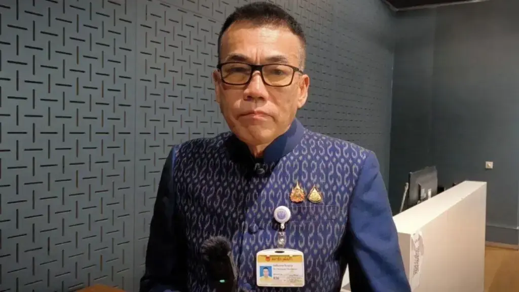 นายชีวะภาพ ชีวะธรรม สมาชิกวุฒิสภา ในฐานะประธานคณะกรรมาธิการทรัพยากรธรรมชาติและสิ่งแวดล้อม วุฒิสภา