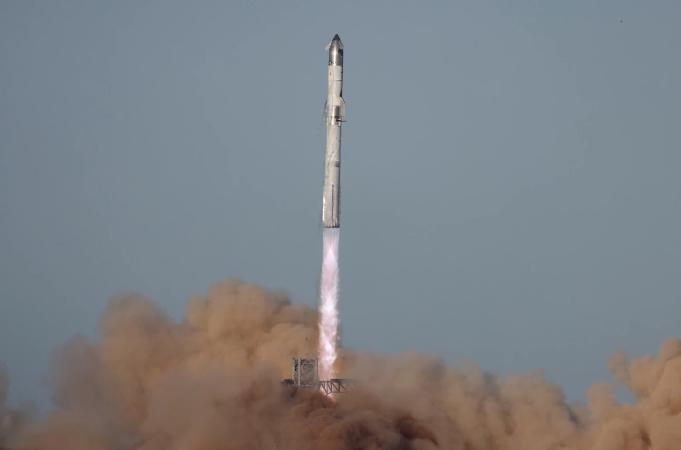 สตาร์ชิประเบิดขณะทดสอบครั้งที่ 2 ในปีนี้ กระทบการบินในฟลอริดา