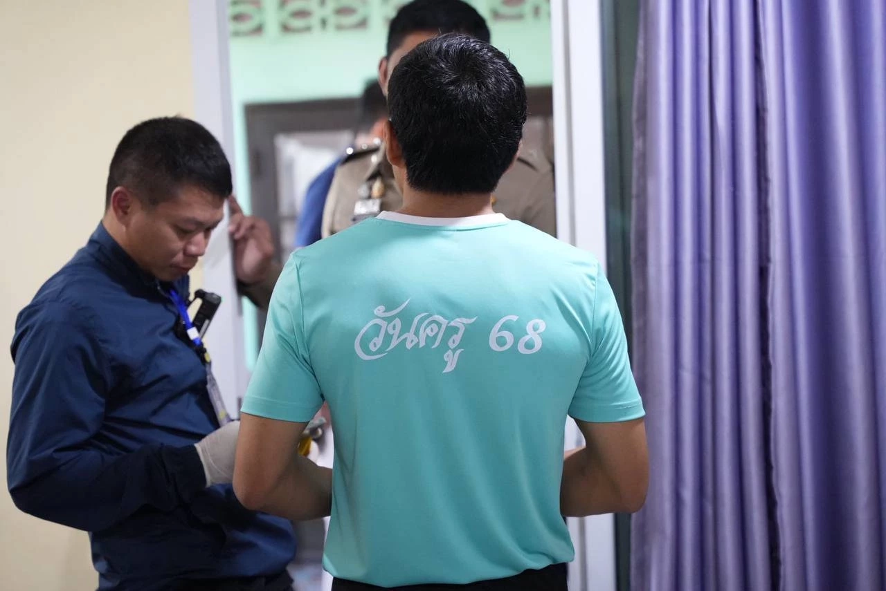 รวบ “ครูดีเด่น” บังคับนักเรียนทำอนาจารในห้องเรียนแล้วอัดคลิป