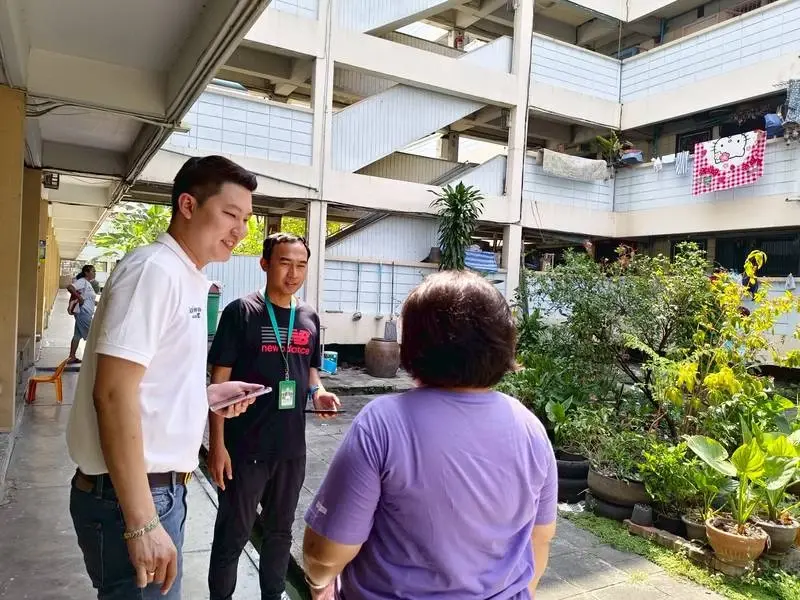 ทีมพรรคเพื่อไทย นำทีมวิศวกรตรวจสอบโครงสร้างอาคารในเขตบางกะปิ