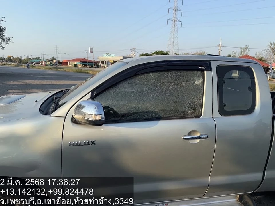 รวบแล้ว! แก๊งเด็กแว้น ปาหินใส่กระจกรถกระบะทะลุ ขณะจอดติดไฟแดง