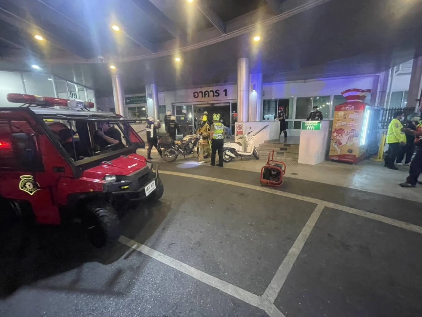 ด่วน! เกิดเหตุเพลิงไหม้ รพ.รามาธิบดี จนท.ต้องเร่งอพยพผู้ป่วย