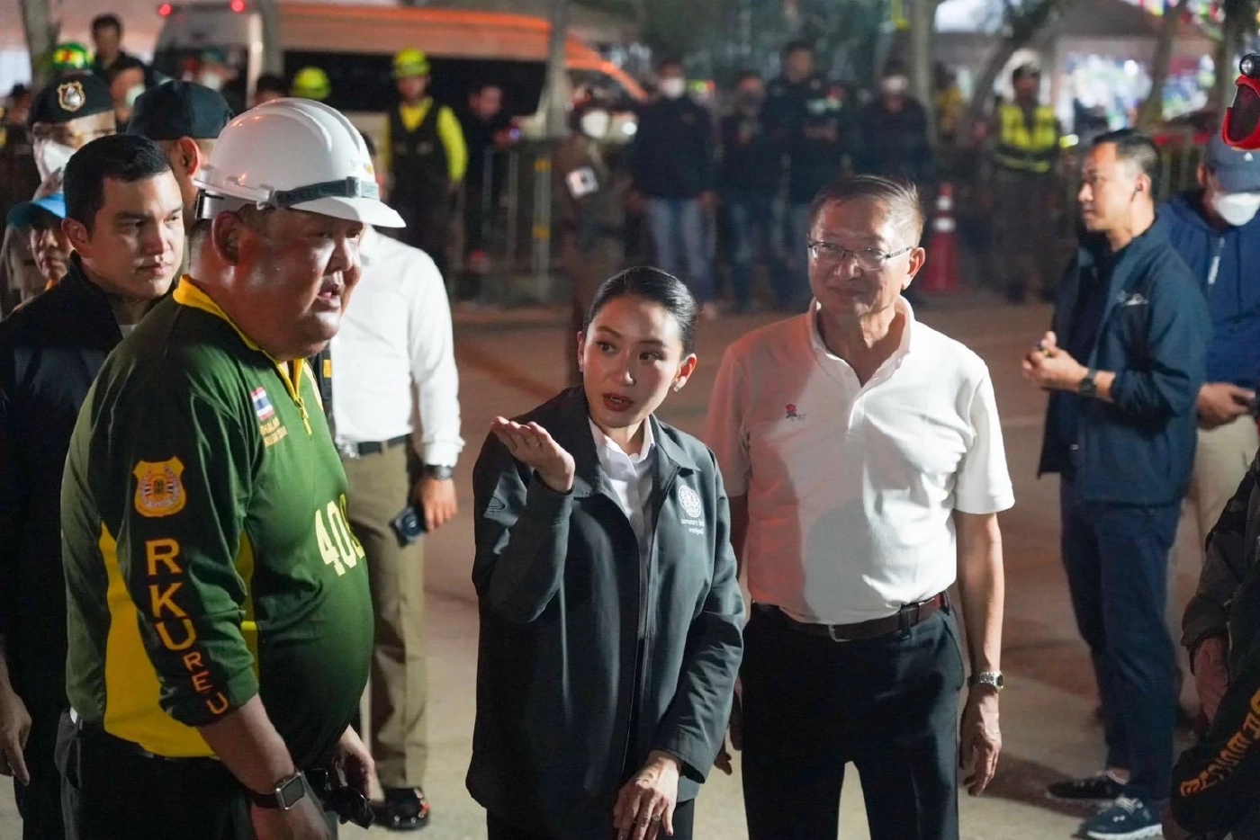 "นายกฯ" ไปจุด"ตึกสตง.ถล่ม" ให้กำลังใจ จนท. ถามอยากได้อะไรเพิ่ม