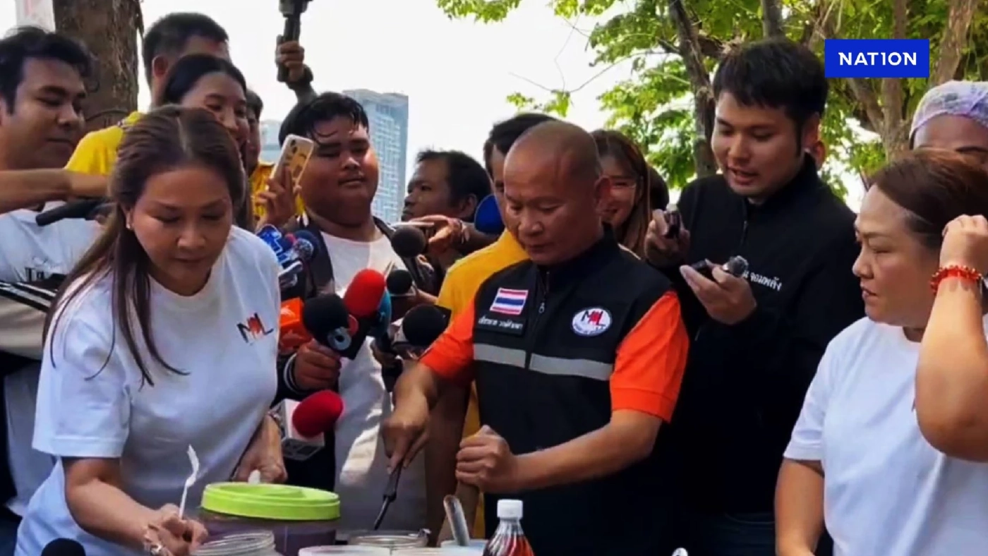 "หม่ำ จ๊กมก" ทำอาหารอีสาน พร้อมมอบเงินช่วยเหลือญาติผู้ประสบภัย "ตึก สตง.ถล่ม"