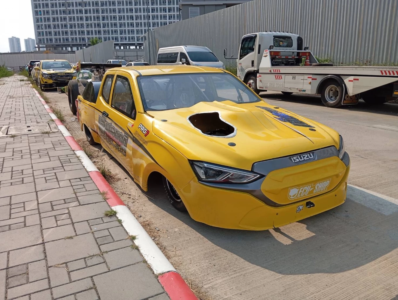 ตร.ขยายผล “เอ็ม เอกชาติ” ฟอกเงิน ยึดรถแรร์-รถแข่ง ซุกอีกเพียบ