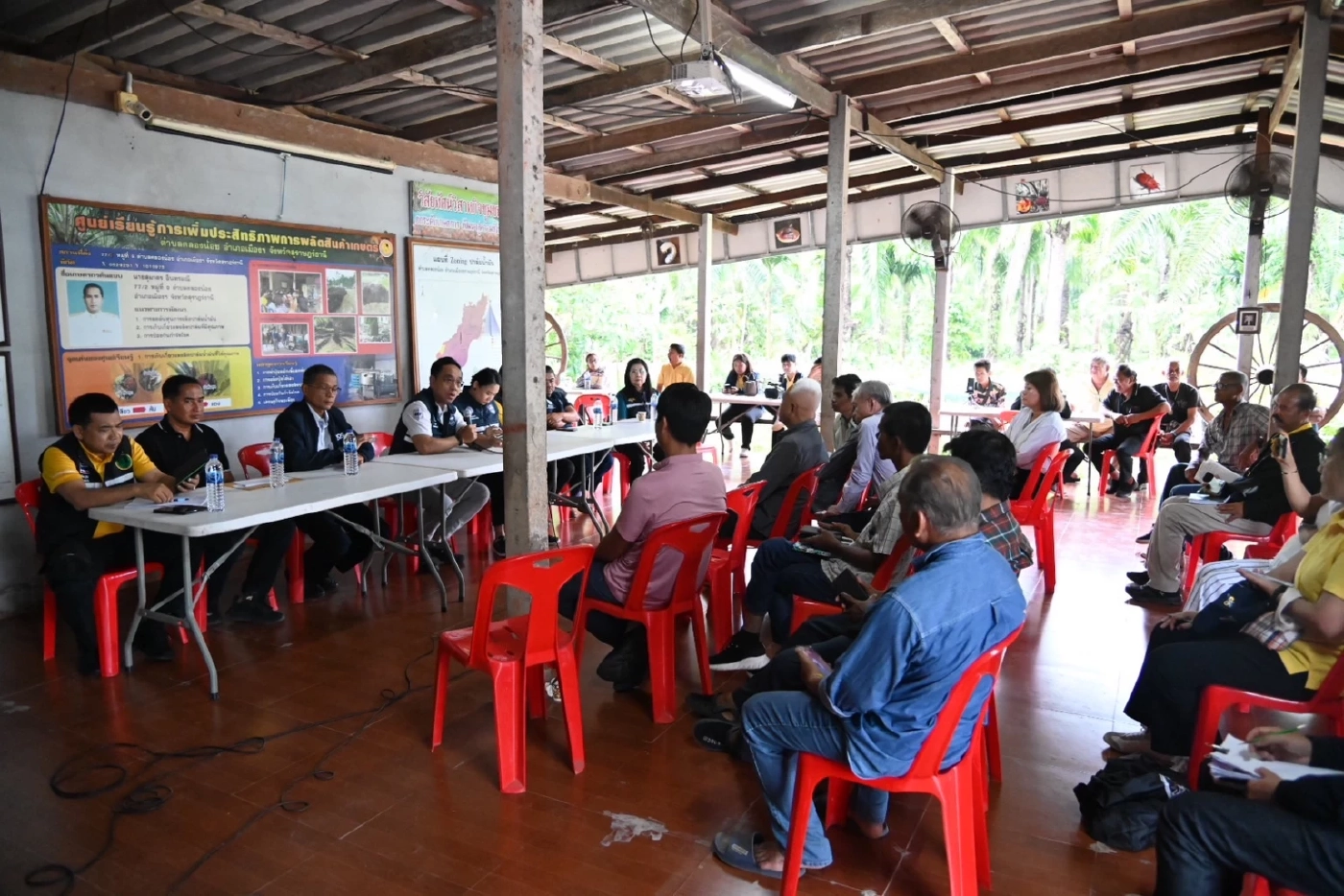 พาณิชย์เคาะโรงสกัดฯ ยืนราคารับซื้อปาล์มไม่ต่ำกว่า 5 บาท/กก.