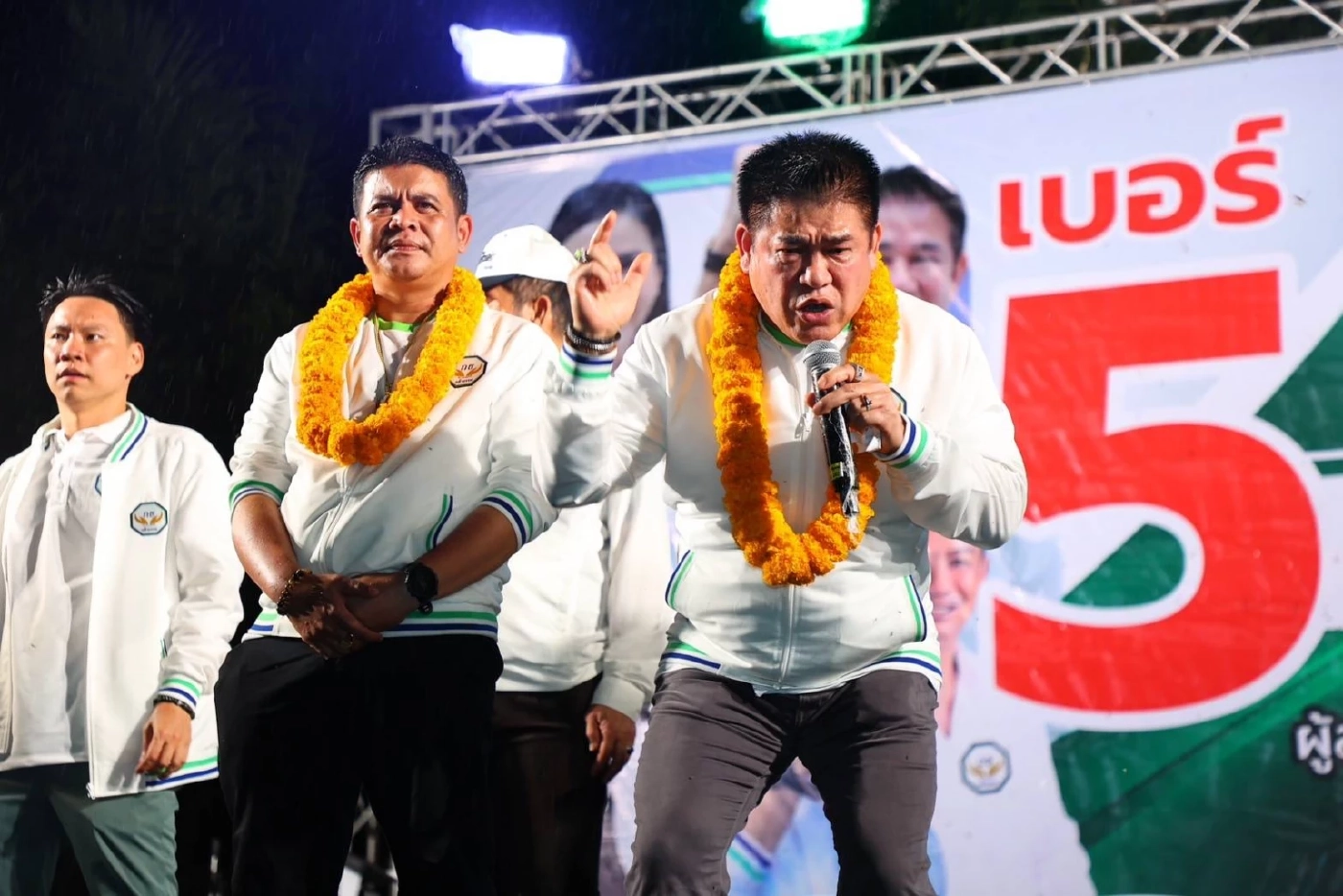 ผู้กองธรรมนัส ลงพื้นที่ช่วย ก้องเกียรติ เกตุสมบัติ ผู้สมัครหมายเลข 5 หาเสียง 