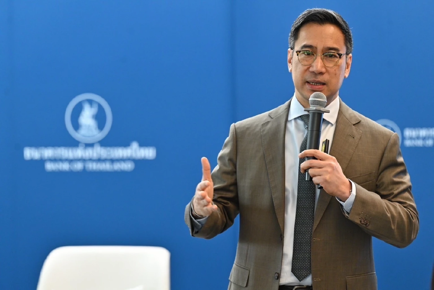 ผู้ว่าแบงก์ชาติ 'เศรษฐพุฒิ' เตือนไทย 'พายุสงครามการค้า' กำลังมา