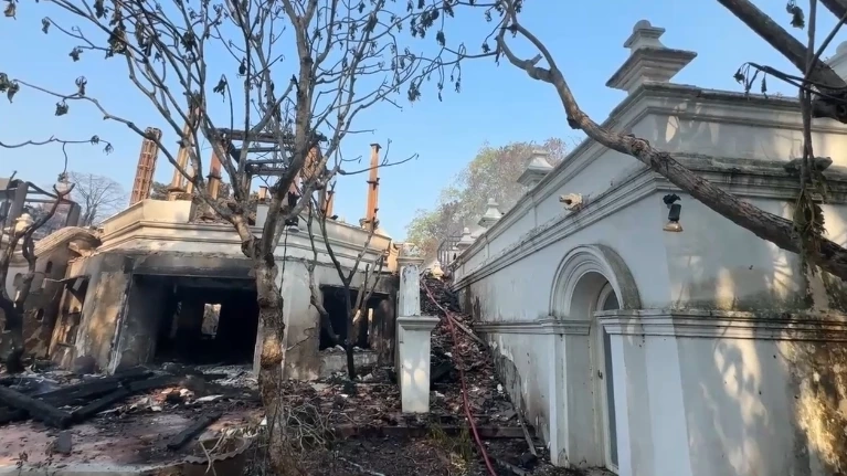 ผู้บริหารตั้งข้อสังเกต ถึงความผิดปกติ ไฟไหม้ “โรงแรมดาราเทวี”