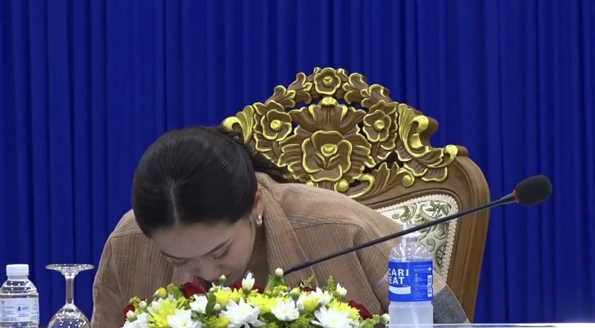 จะเป็นลม ! "นายกฯอิ๊งค์" ไข้กลับ  เรียกทีมแพทย์- พยาบาล เช็กอาการด่วน (มีคลิป)