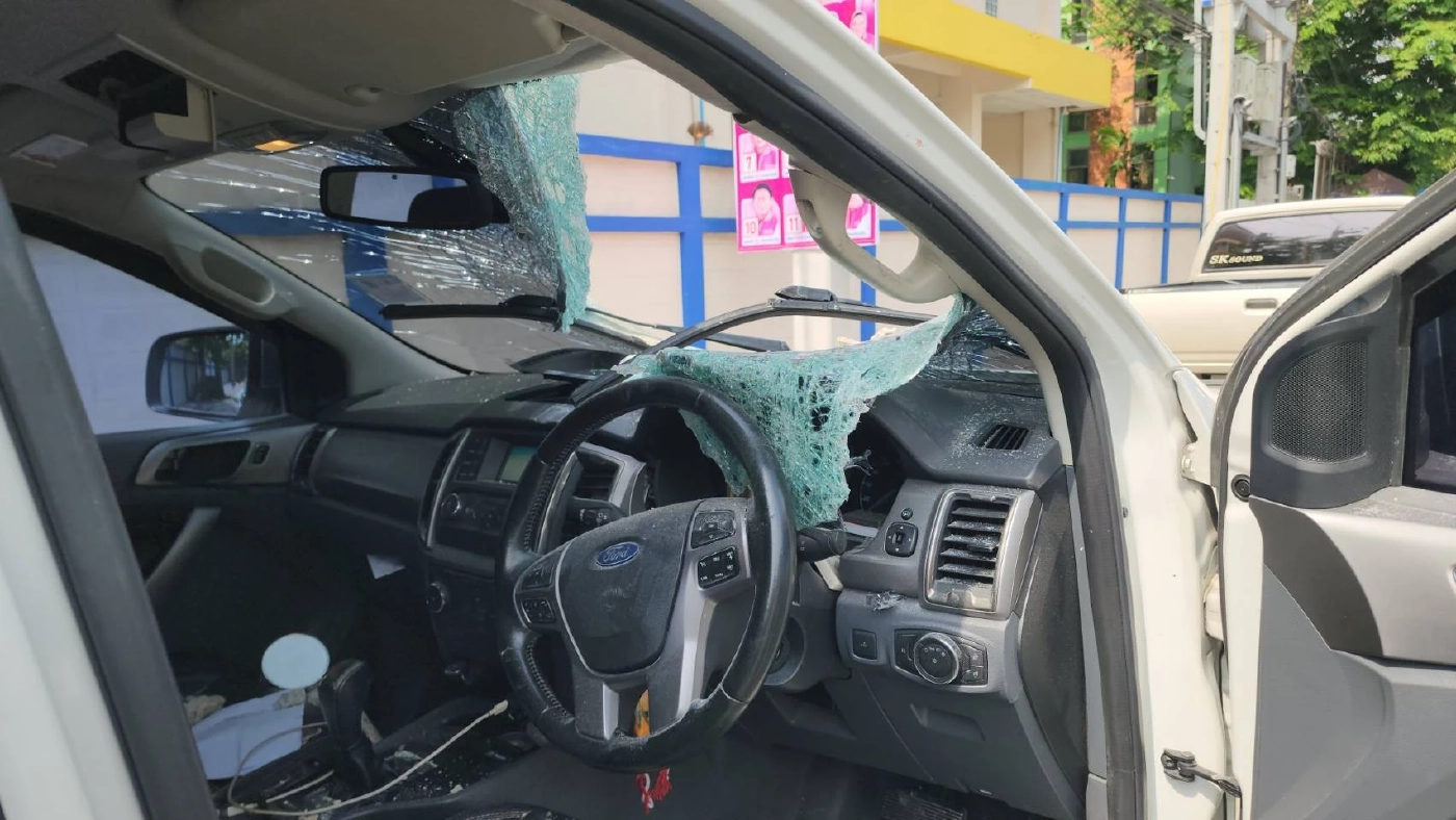 แขวงทางหลวงสมุทรสาคร เร่งหาสาเหตุ ก้อนปูนขนาดใหญ่ตกใส่รถ