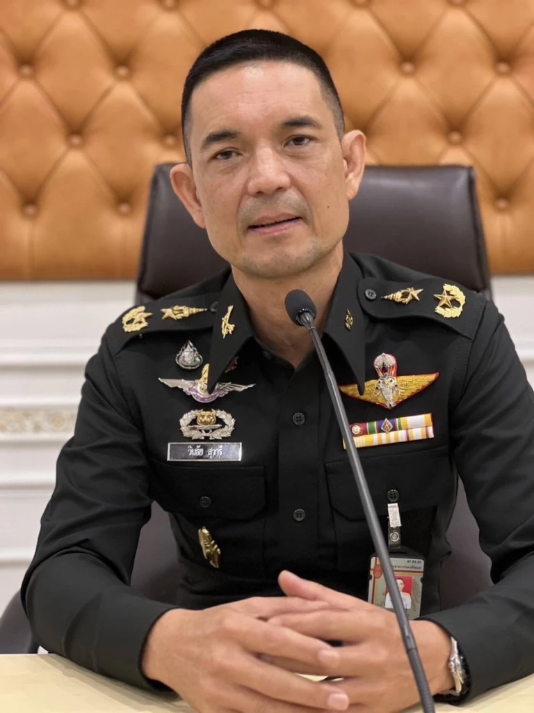 พลตรี วินธัย สุวารี โฆษกองทัพบก