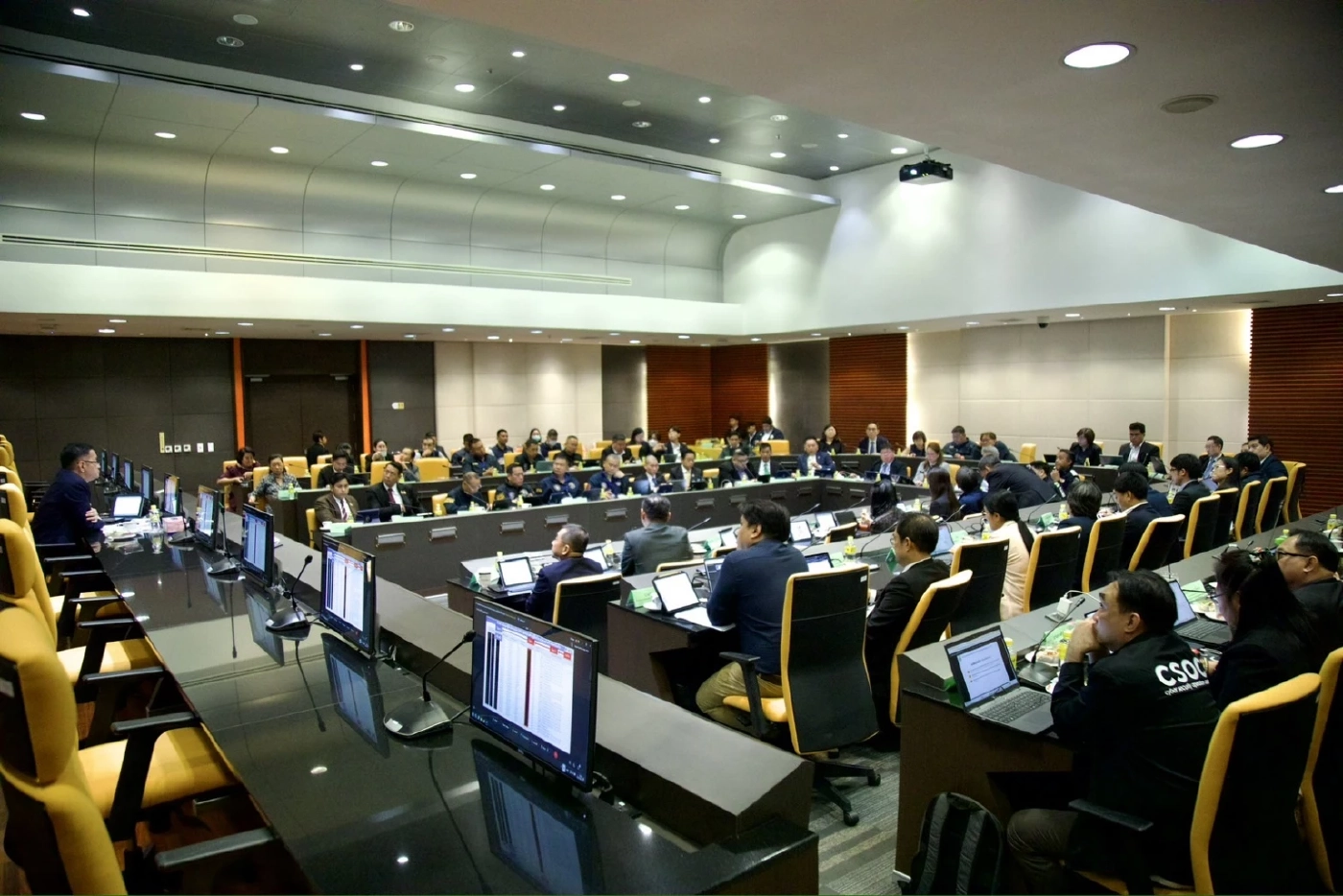 "ดีอี" วางระบบรับ 2 พ.ร.ก. ปราบโจรไซเบอร์ อัพเกรด AOC เป็น ศปอท.