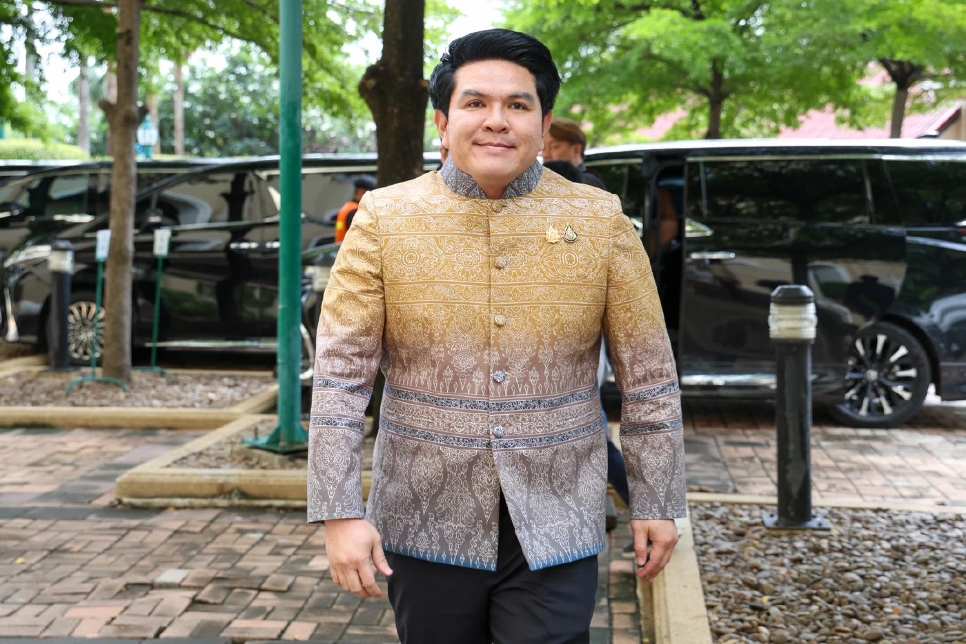 นายสุรศักดิ์ พันธ์เจริญวรกุล รัฐมนตรีช่วยว่าการกระทรวงศึกษาธิการ