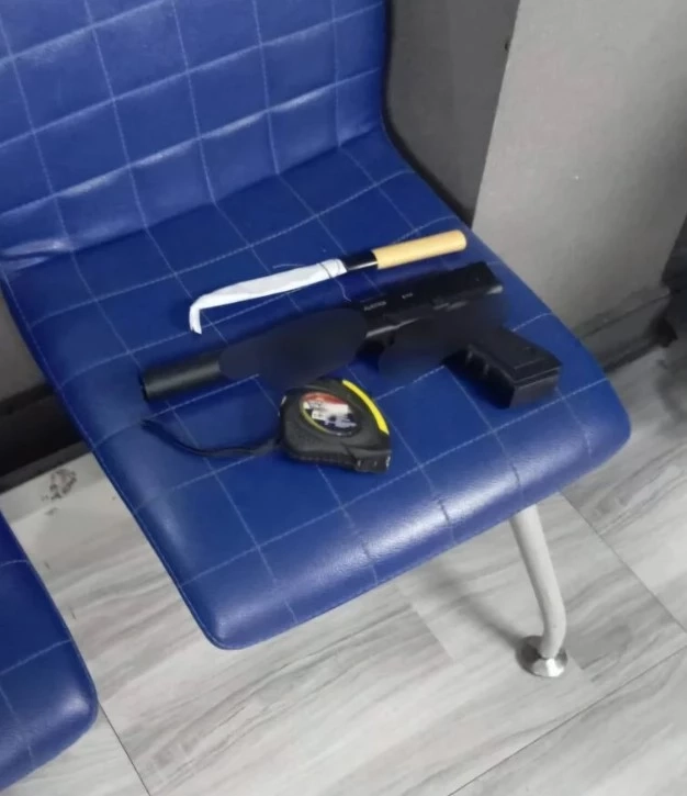 "กัน จอมพลัง" โพสต์เตือน "หนุ่มเร่ร่อน" ถ้ำมอง "ญาติเหยื่อ-อาสาหญิง" อาบน้ำ