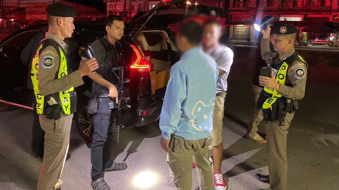 สกัดจับแก๊งขนไอซ์ 100 กก. ขับรถเที่ยวฟีลครอบครัว ตบตาเจ้าหน้าที่