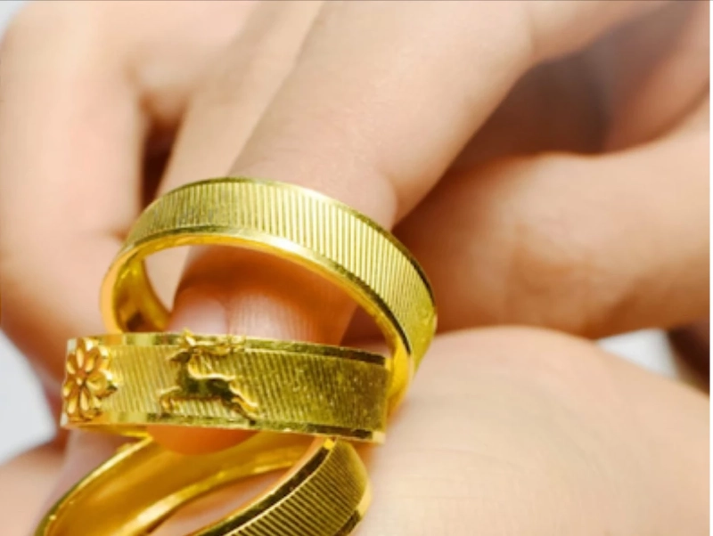 ราคาทองคำวันนี้ (7 เม.ย.) ยังผันผวน เช็กล่าสุดทองขายเท่าไร?