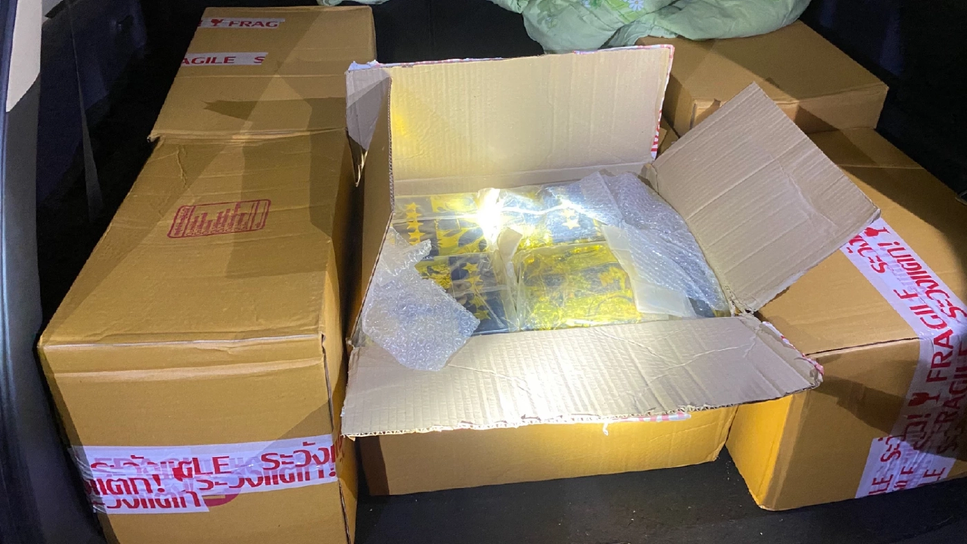 สกัดจับแก๊งขนไอซ์ 100 กก. ขับรถเที่ยวฟีลครอบครัว ตบตาเจ้าหน้าที่