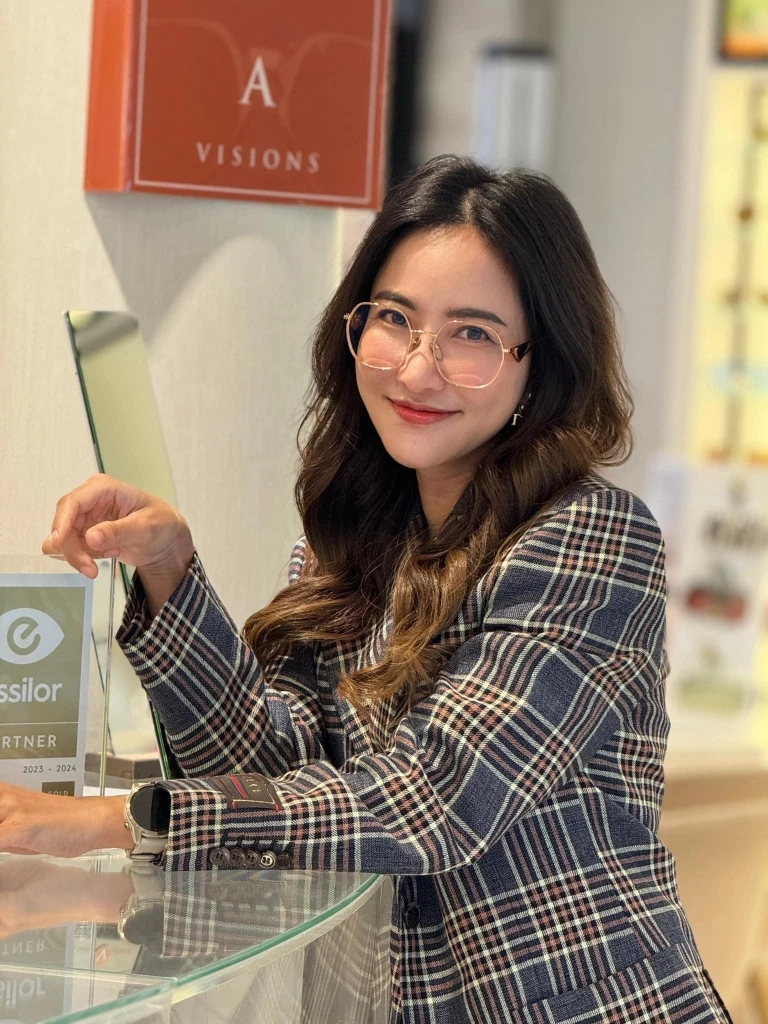 รู้จัก ดร.นิค – สุวดี พันธุ์พานิช สาวสวยคนเก่ง พรรคไทยสร้างไทย