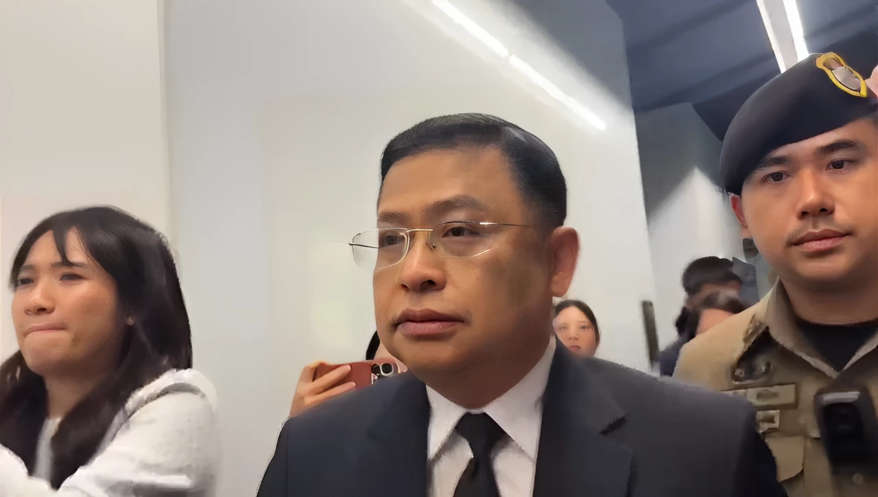 นายมณเฑียร เจริญผล ผู้ว่าการตรวจเงินแผ่นดิน